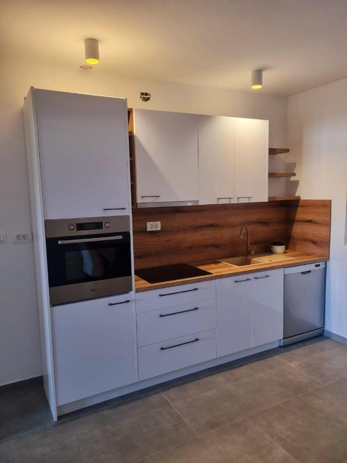 Apartment Mate Sukošan Exterior foto