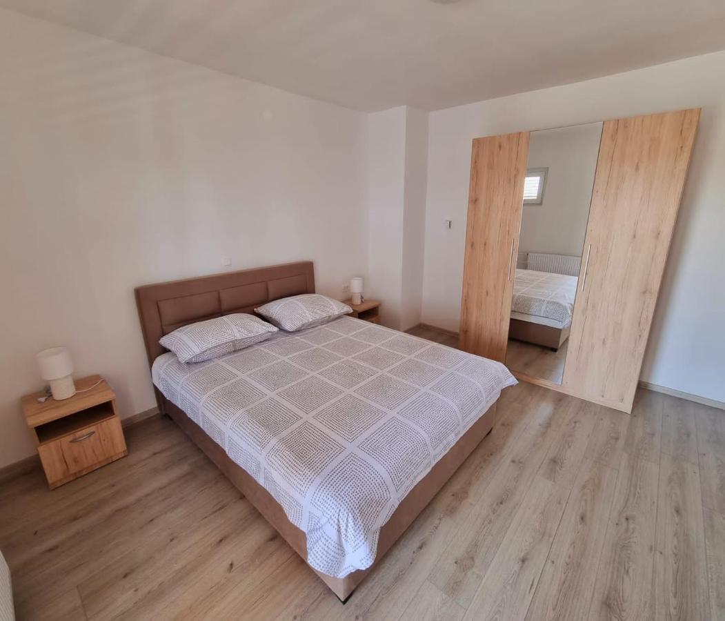 Apartment Mate Sukošan Exterior foto