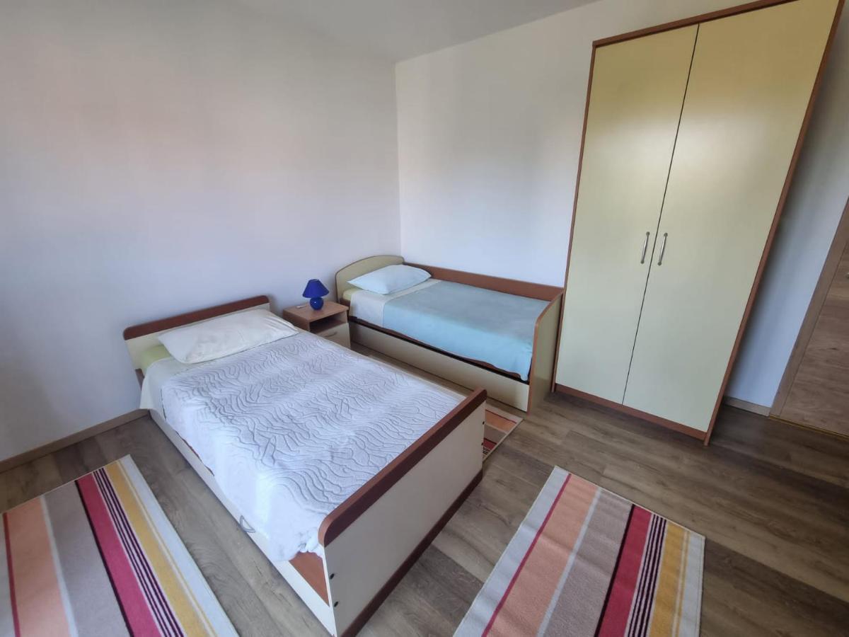 Apartment Mate Sukošan Exterior foto